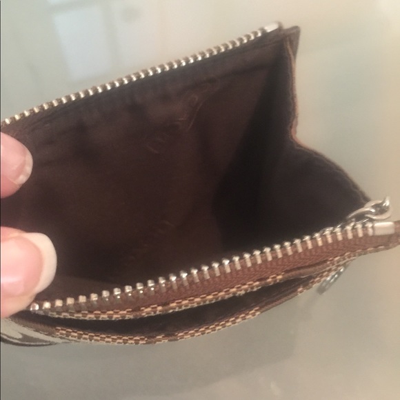 COACH single side pocket zip wristlet, w/ keychain - Picture 3 of 6